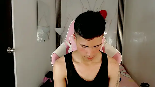 Ascii_one Webcam-Show