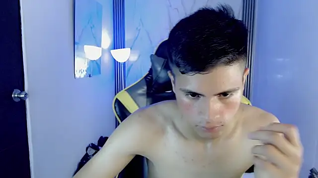 Ascii_one Webcam-Show