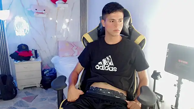 Ascii_one Webcam-Show