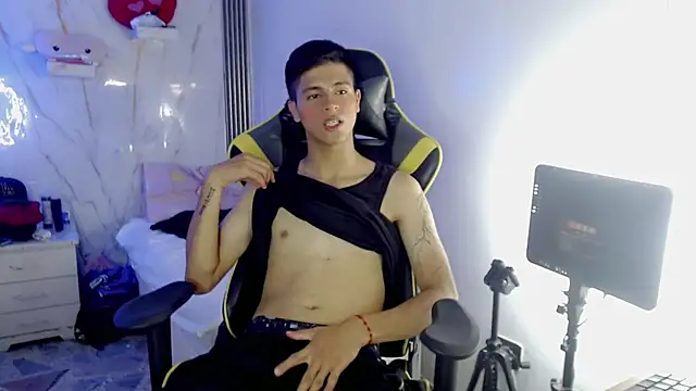 Ascii_one Webcam Show