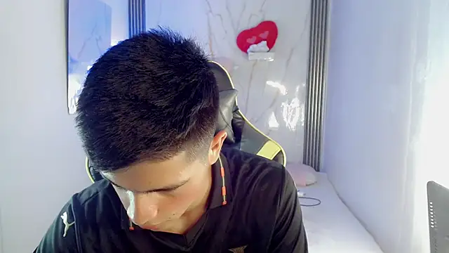 Ascii_one Webcam-Show