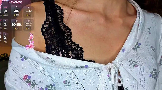 צ'אט XXX בשידור חי של MieliaLi