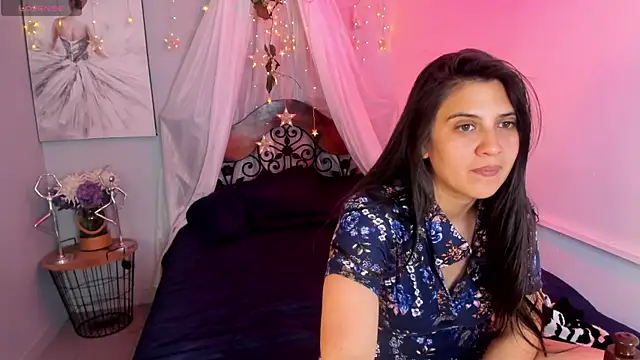 Chat XXX en directo de julianaaldanaa