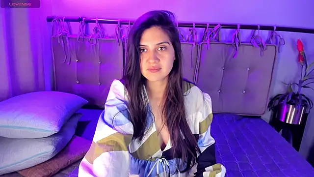 צ'אט XXX בשידור חי של julianaaldanaa