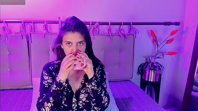 julianaaldanaa's Live XXX Chat