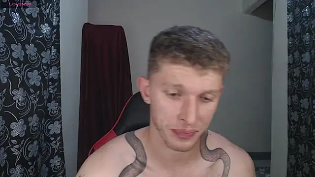 andrewxbii's Webcam Show