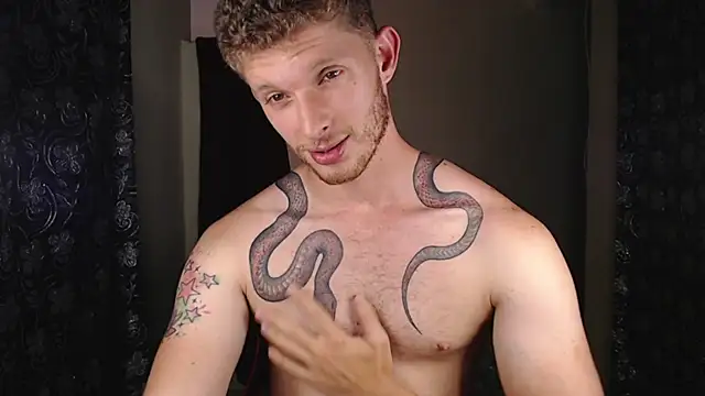 andrewxbii Show in webcam