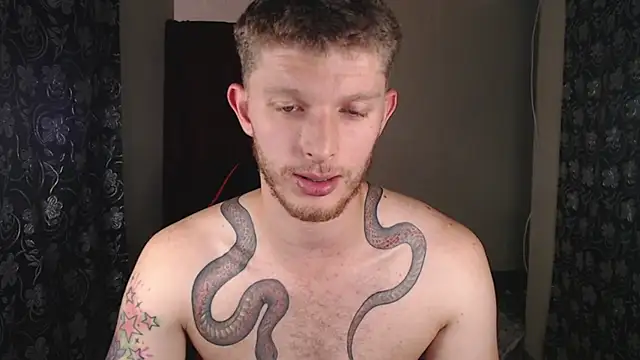 andrewxbii Show in webcam