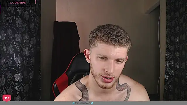 andrewxbii Show in webcam