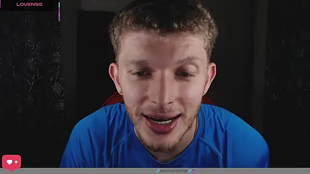 Show modela andrewxbii na web-kameri