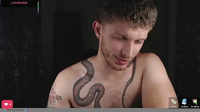 andrewxbii Show in webcam