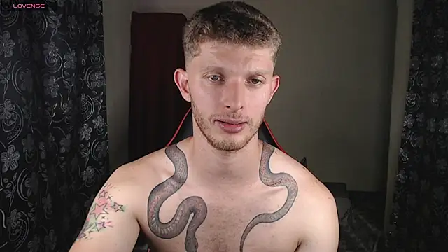 andrewxbii Show in webcam