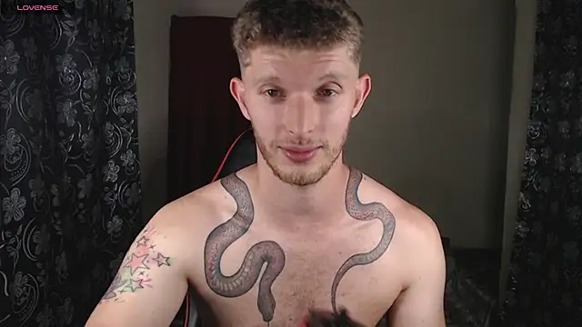 andrewxbii Show in webcam