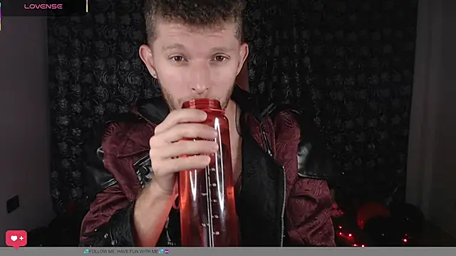 Show modela andrewxbii na web-kameri