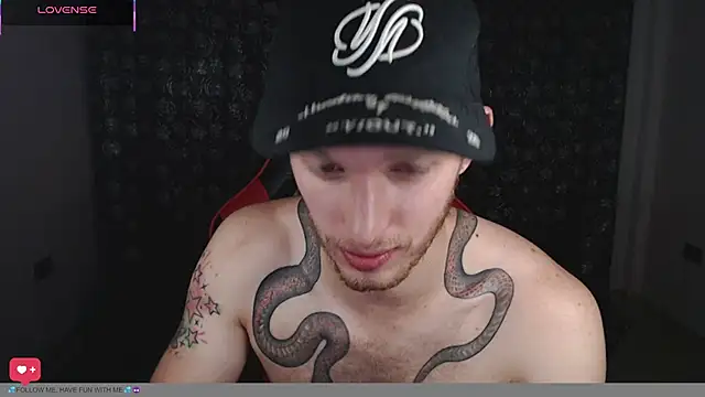 Show modela andrewxbii na web-kameri