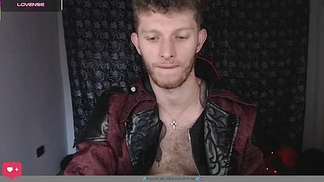 Show modela andrewxbii na web-kameri