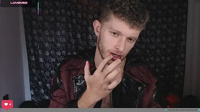 andrewxbii Show in webcam