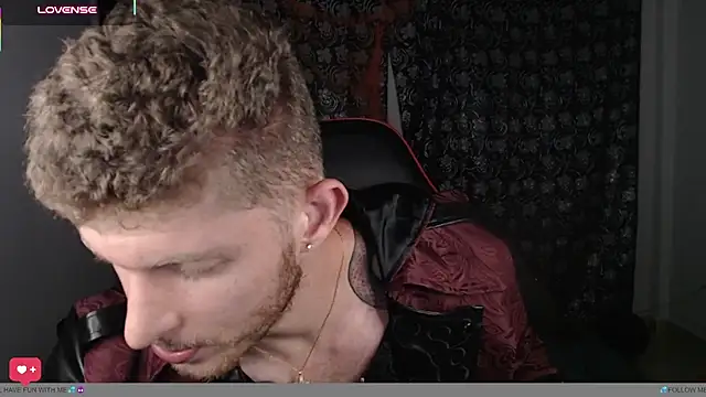 andrewxbii Show in webcam