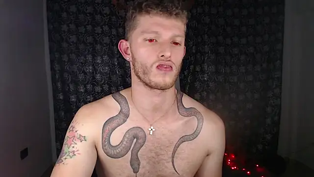andrewxbii Show in webcam
