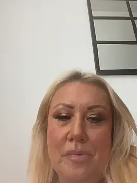 Lush-LunaXXX webcam show