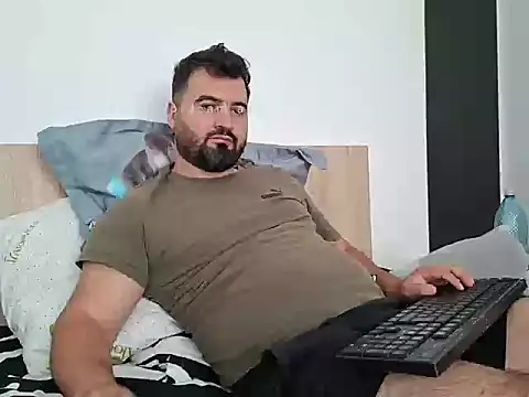 Mr_Daddy_Bear Show in webcam