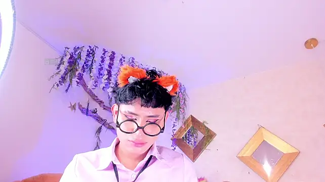 HungLatinoFemboy Show Webcam