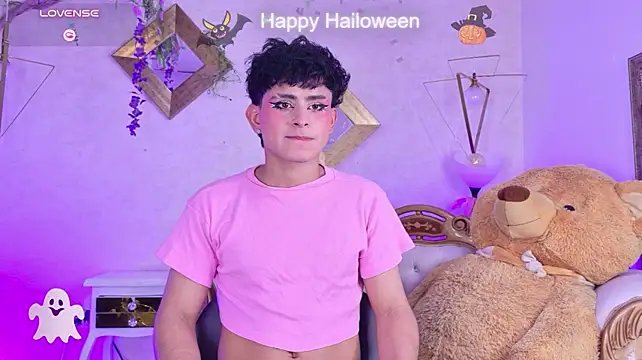 HungLatinoFemboy Show in webcam