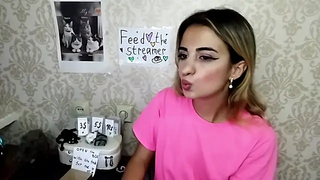 AminaGirls' Webcam Show