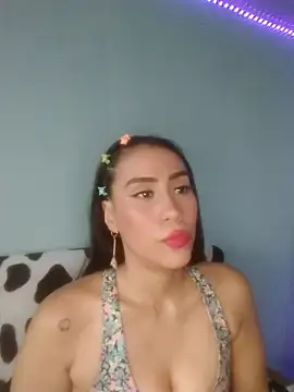 Chat +18 de anaisha_isaza ao vivo