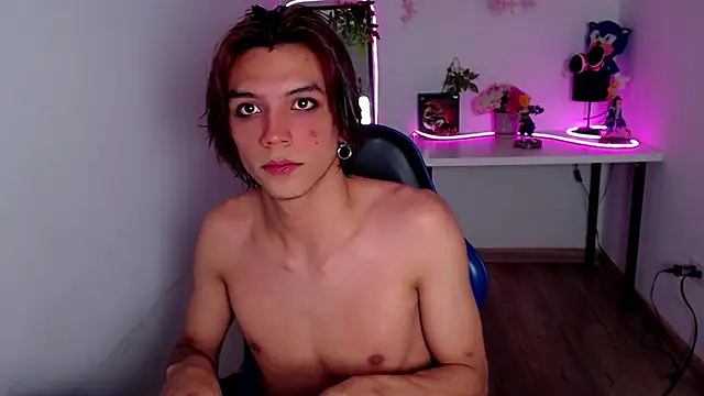 oli_dusk Webcam Show