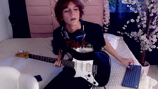 oli_dusk webcam show