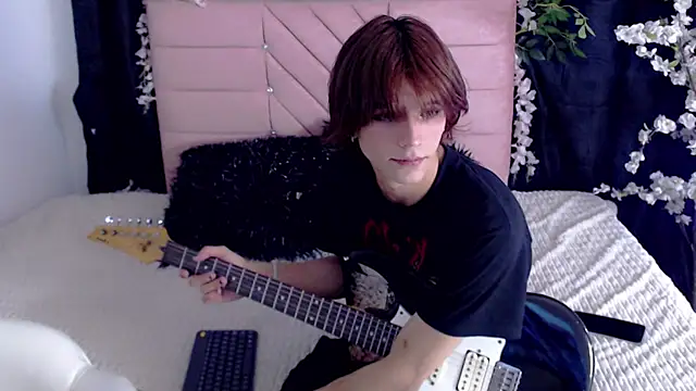 oli_dusk Webcam show