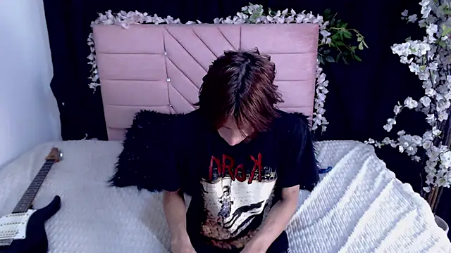 oli_dusk Webcam Show