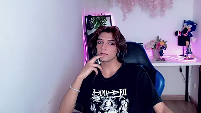 oli_dusk Webcam Show