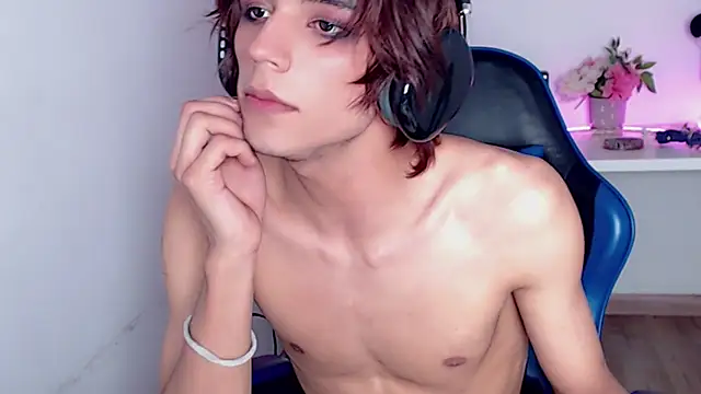 oli_dusk's Webcam Show