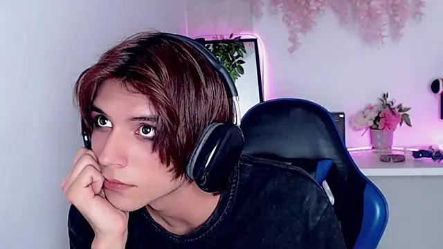 oli_dusk Webcam show