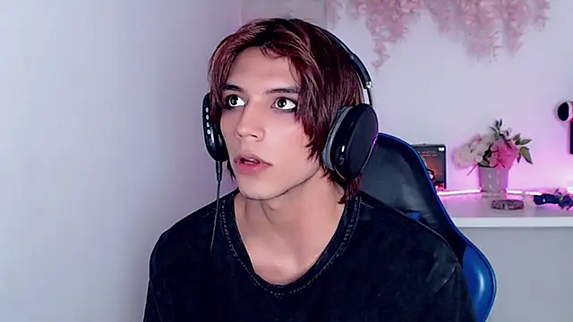 oli_dusk Webcam show