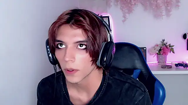 oli_dusk Show in webcam