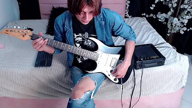 oli_dusk Webcam Show
