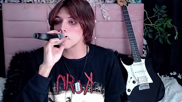 oli_dusk's Webcam Show