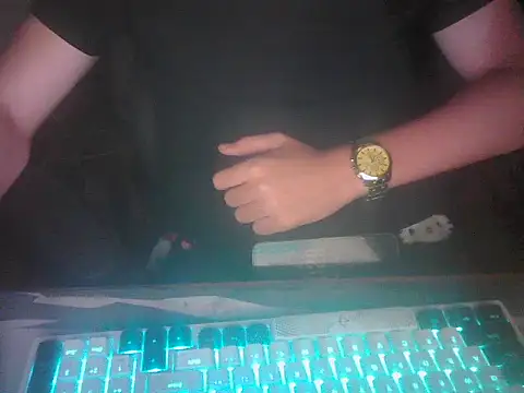 Show modela qizzn na web-kameri