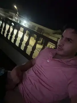 noahstevenss: διαδικτυακό σόου στην κάμερα