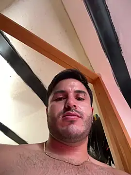 noahstevenss: διαδικτυακό σόου στην κάμερα