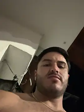 הופעת וובקאם של noahstevenss