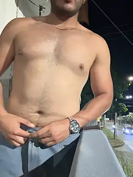 Show modela noahstevenss na web-kameri
