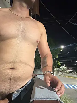 noahstevenss: διαδικτυακό σόου στην κάμερα
