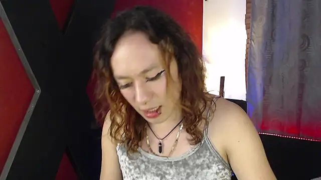 הופעת וובקאם של itsGiselleVelour