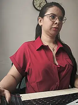 Paolitha25 Webcam Show