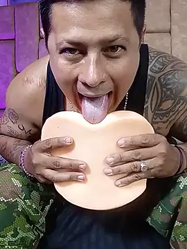 loving_couple__n Webbikameraesitys