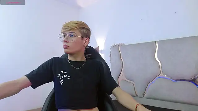 Show modela Ian_tay1 na web-kameri
